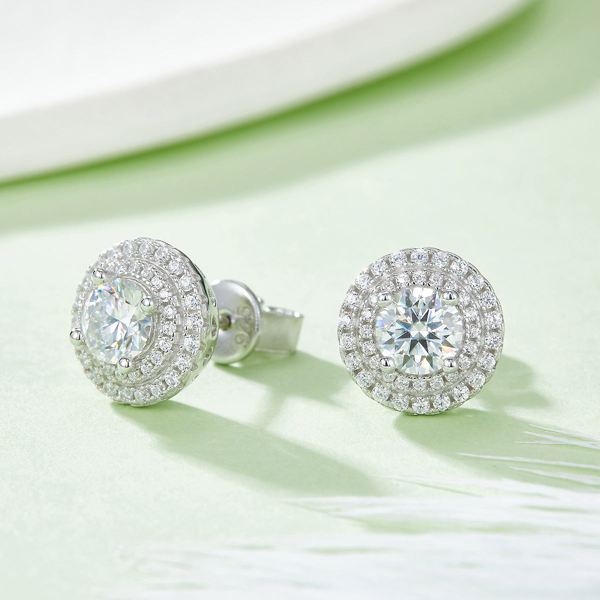 Round Luxury Elegant Moissanite Earrings
