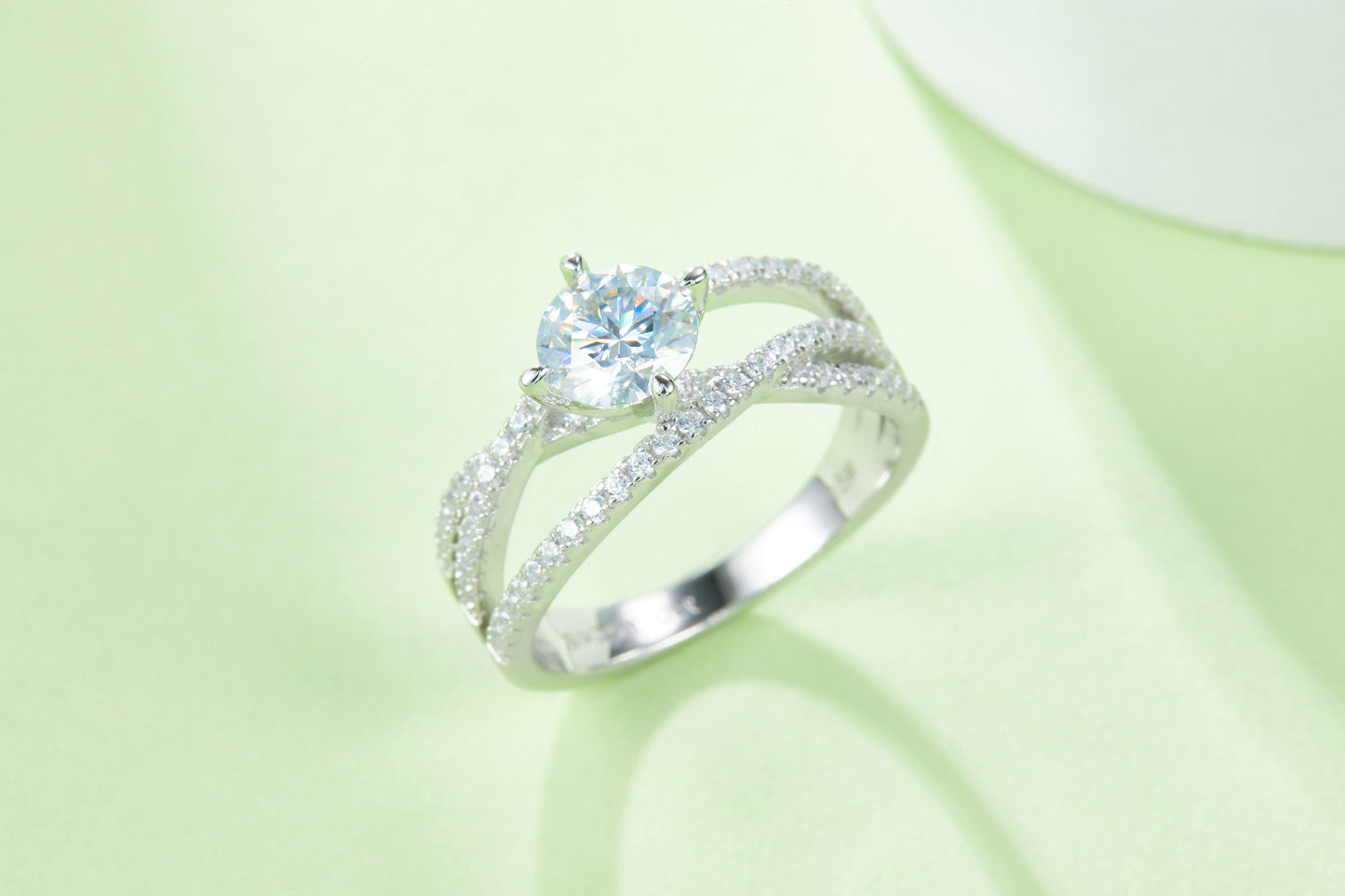 Moissanite Diamond Women's Ring